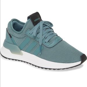 Adidas women’s sneakers